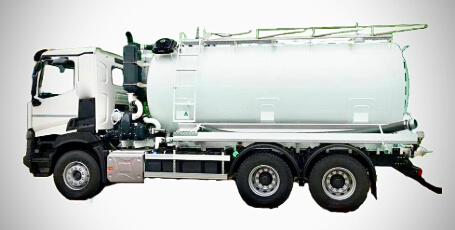 Camión cisterna de agua que ofrece servicio de suministro de agua no potable en Tarifa y alrededores